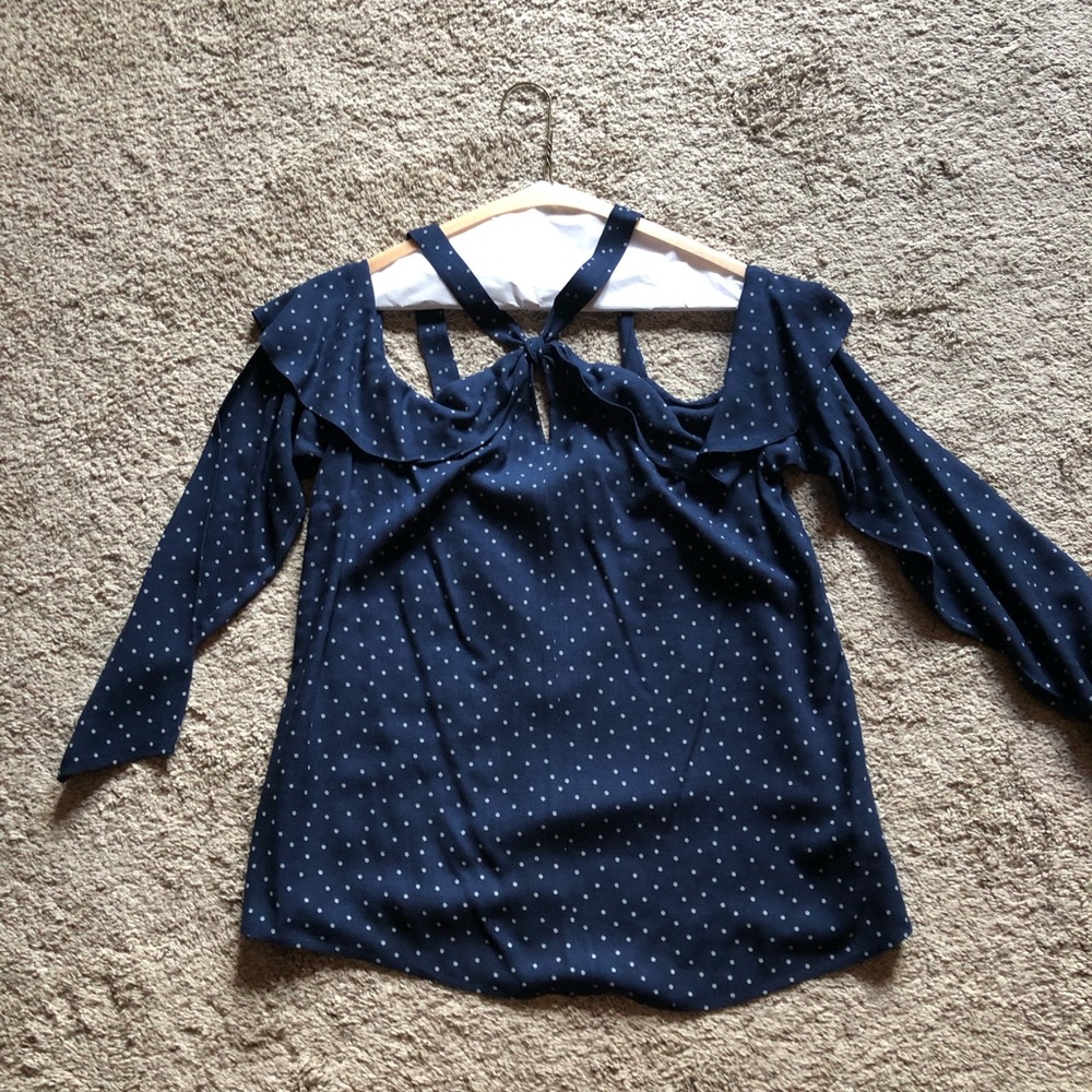 Off the shoulder Wayf top